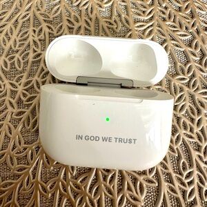 AirPods (3rd generation) Lightning Charging Case ONLY